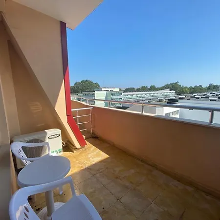 Private Studio In Esperanto *